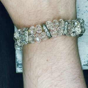 4030u. Clear Stretch Glass Crystal Beaded Bracelet